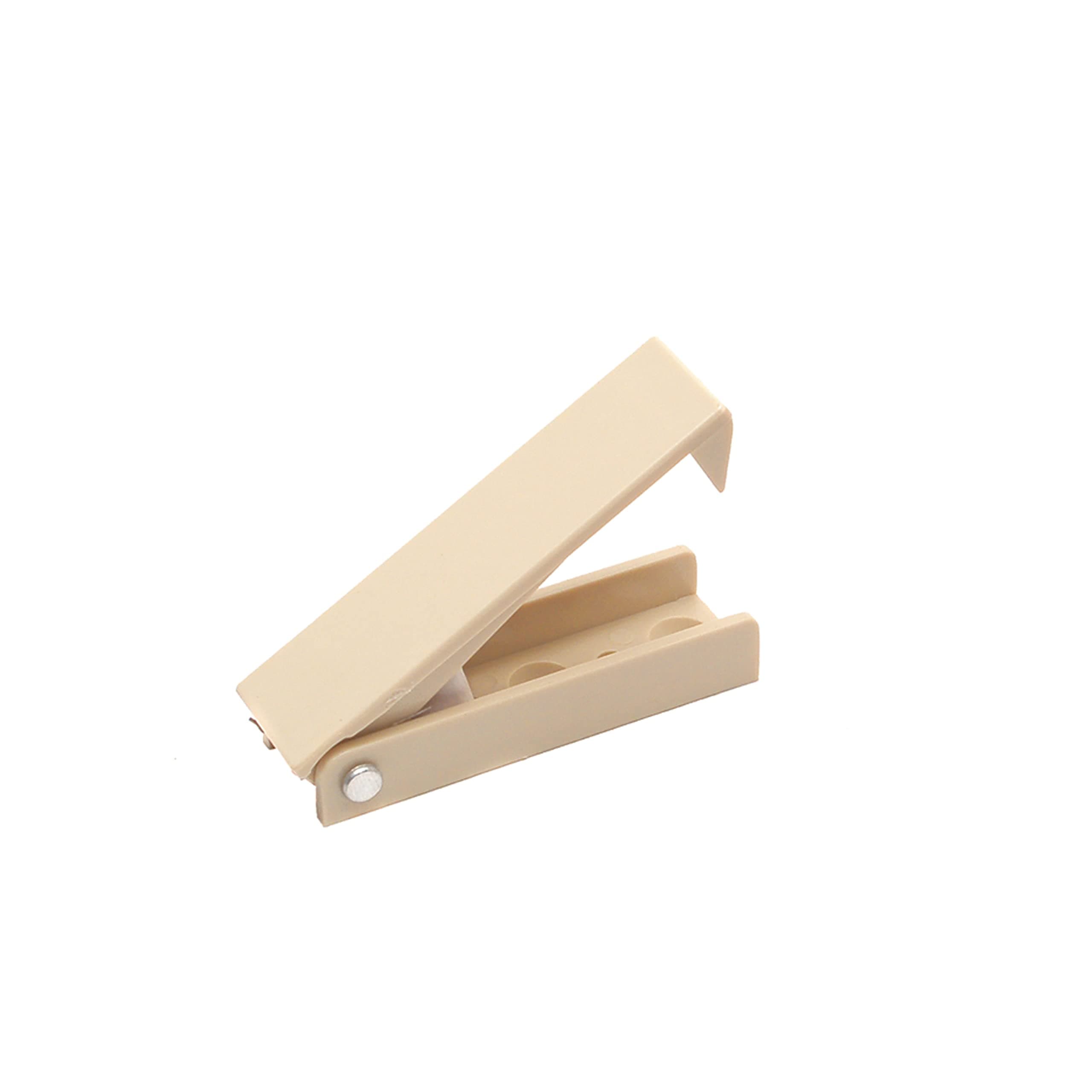 RV Designer Baggage Door Catch | Colonial White, 2-Pack